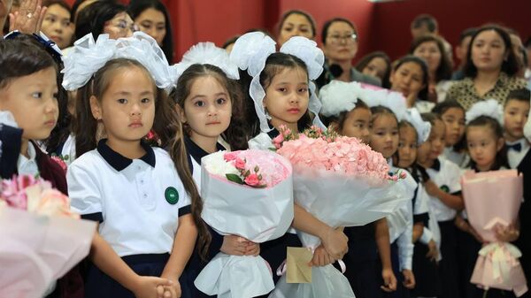 Биыл 4,1 миллионнан астам оқушы жаңа 2025–2026 оқу жылын бастады - Sputnik Қазақстан