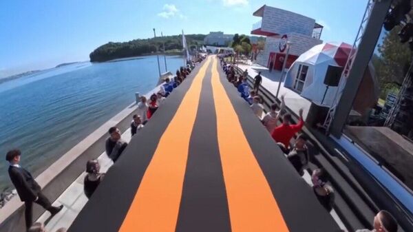 Георгиевскую ленту пронесли по улицам Владивостока   - Sputnik Казахстан