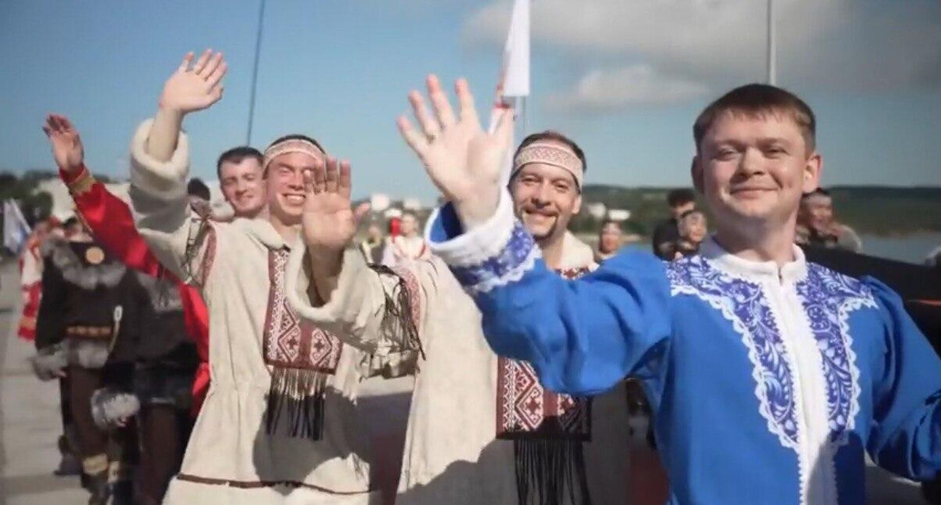 Георгиевскую ленту пронесли по улицам Владивостока  - Sputnik Казахстан, 1920, 03.09.2025