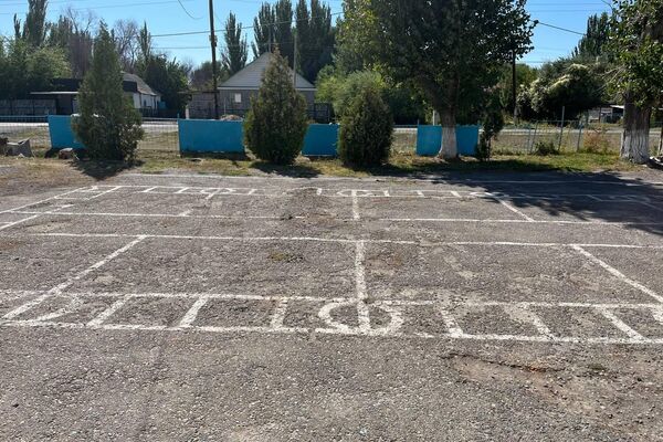 Алматы облысында 200-ге жуық оқушы жаңа оқу жылын жатақханада бастады Алматы облысында 200-ге жуық оқушы жаңа оқу жылын жатақханада бастады - Sputnik Қазақстан