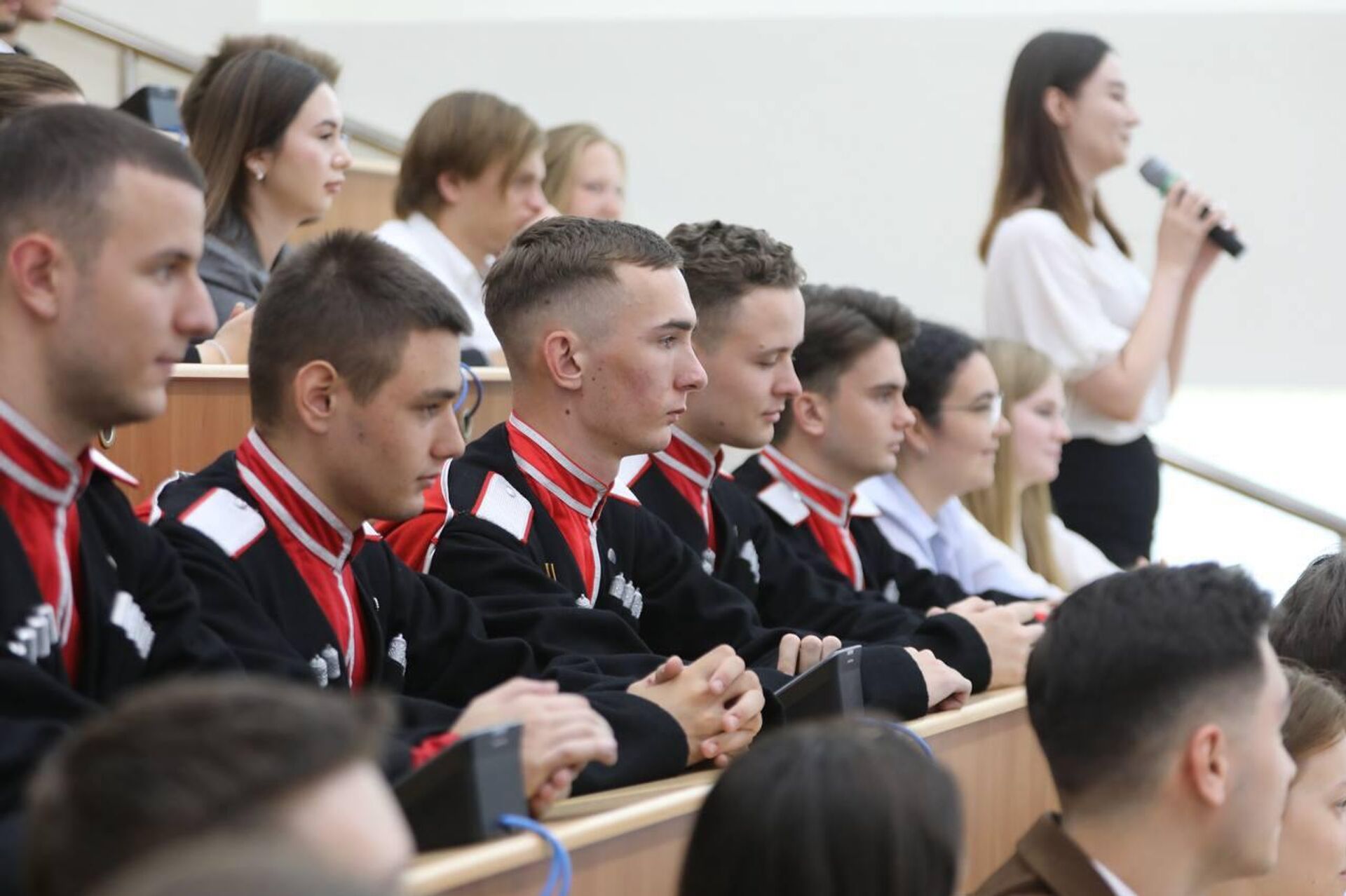 Председатель Госдумы РФ Вячеслав Володин пообщался со студентами КубГУ в Краснодаре - Sputnik Казахстан, 1920, 06.09.2025