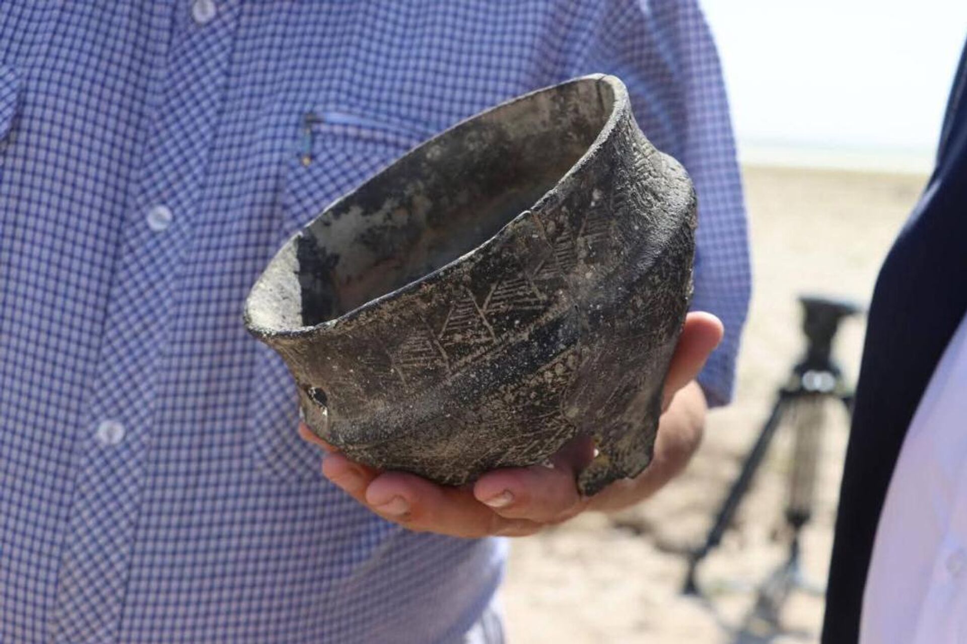 Древние артефакты обнаружили в Туркестанской области Древние артефакты обнаружили в Туркестанской области - Sputnik Қазақстан, 1920, 07.09.2025