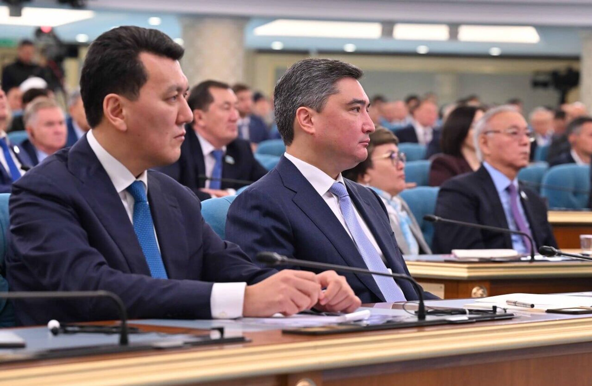 В парламенте Токаев выступил с посланием народу Казахстана В парламенте Токаев выступил с посланием народу Казахстана - Sputnik Казахстан, 1920, 08.09.2025