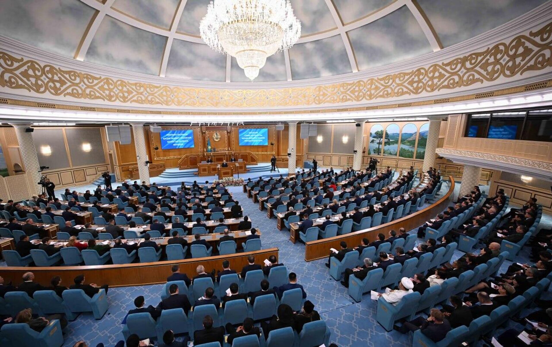 В парламенте Токаев выступил с посланием народу Казахстана - Sputnik Казахстан, 1920, 08.09.2025