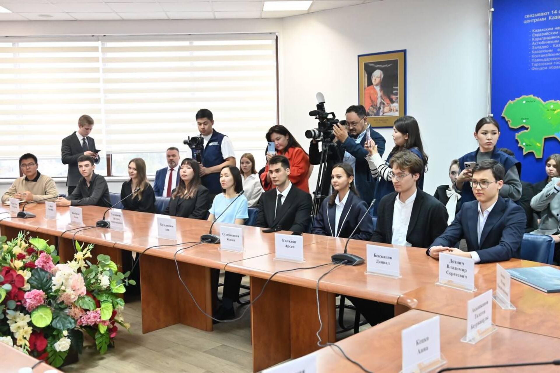 В столицу Казахстана прибыл вице-премьер России Дмитрий Чернышенко - Sputnik Казахстан, 1920, 10.09.2025