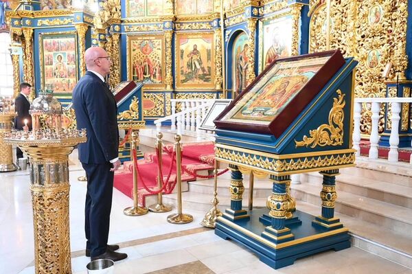 Свято-Успенский кафедральный собор в Астане посетил вице-премьер России Свято-Успенский кафедральный собор в Астане посетил вице-премьер России - Sputnik Казахстан