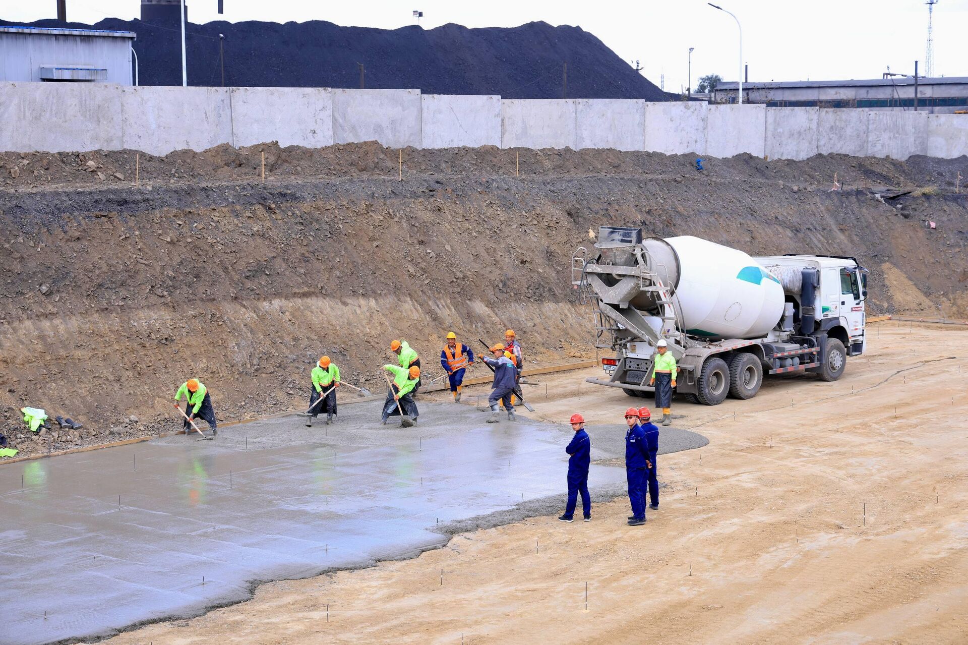 На Карагандинской ТЭЦ-3 начали строить новый энергоблок - Sputnik Казахстан, 1920, 10.09.2025