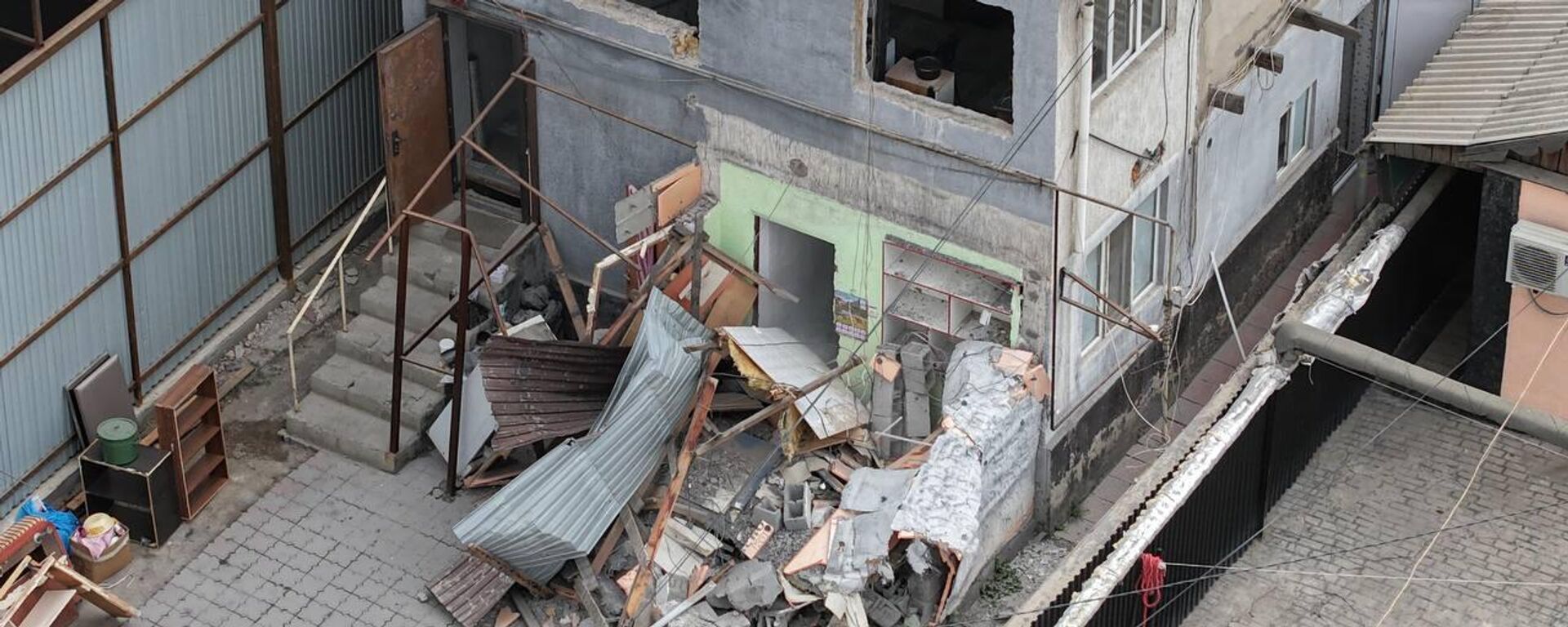 Алматыда заңсыз салынған монша кешені сүрілді - Sputnik Қазақстан, 1920, 10.09.2025