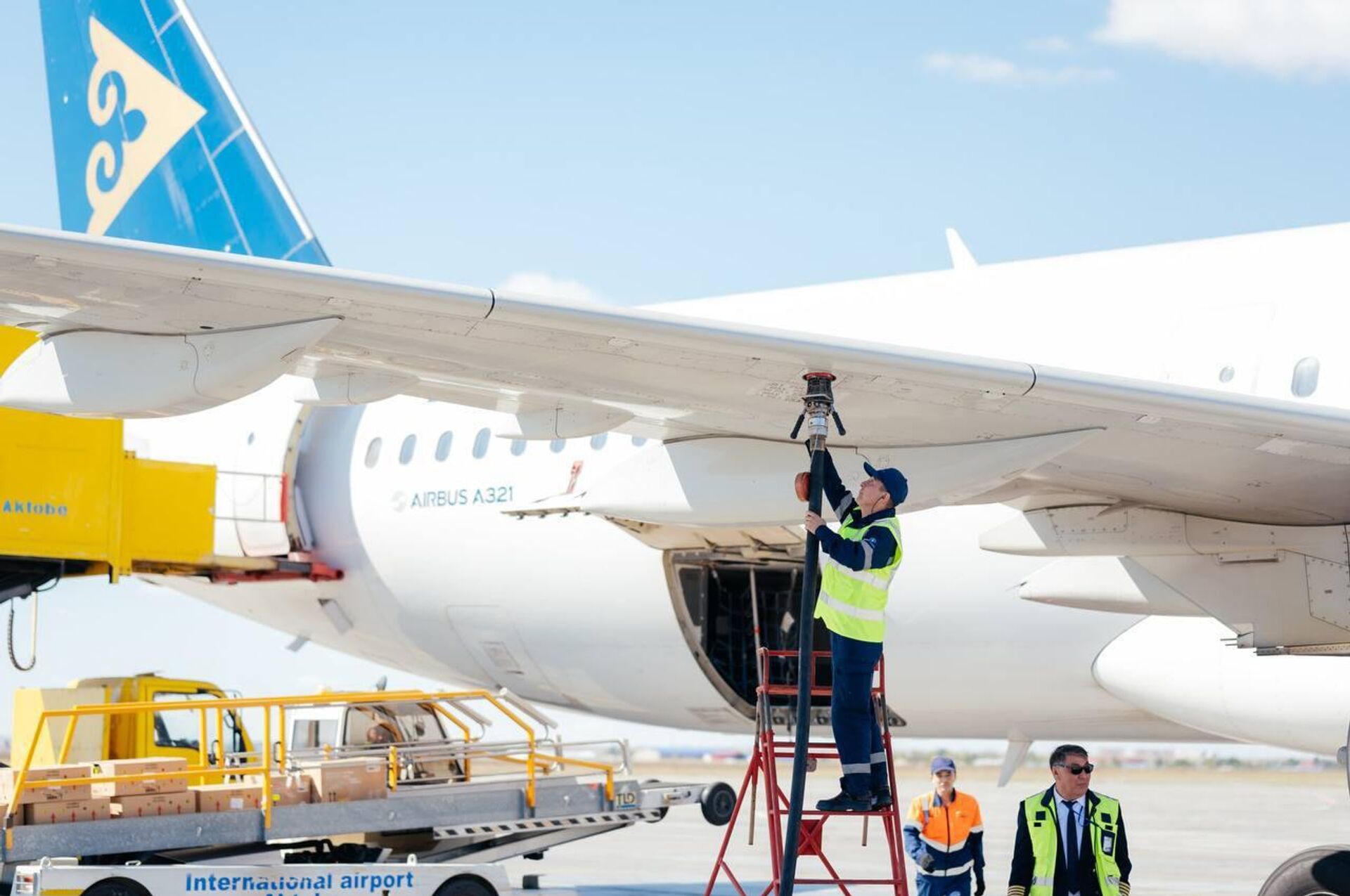 КазМунайГаз-Аэро приступил к реализации инвестиционного проекта в Актобе - Sputnik Казахстан, 1920, 10.09.2025