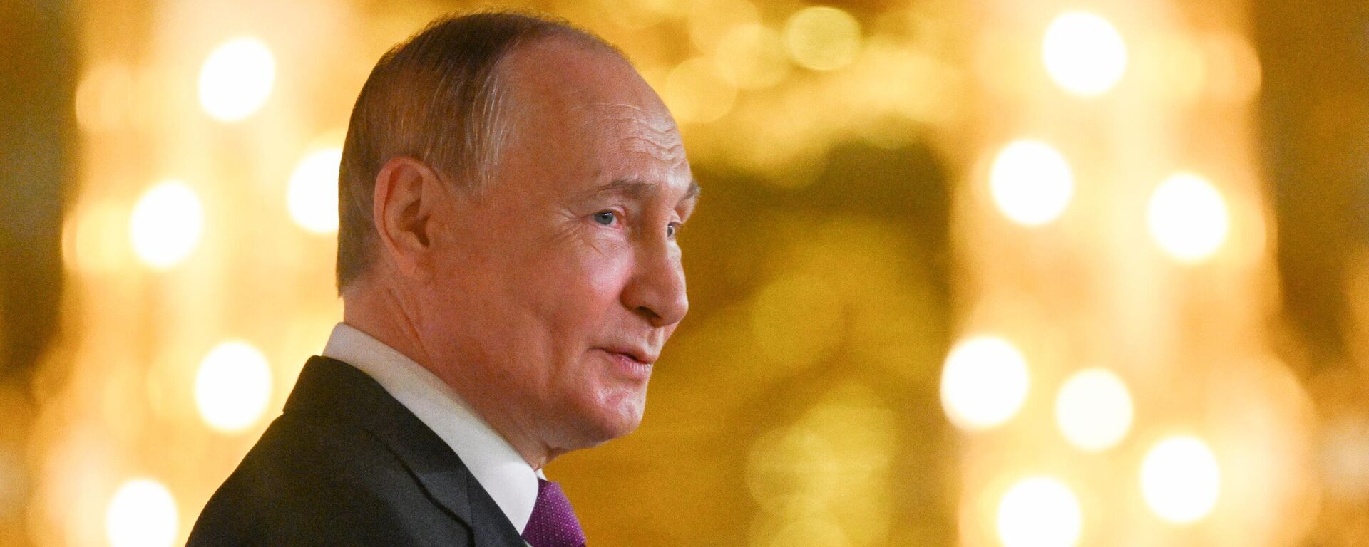 Президент РФ Владимир Путин на XI Санкт-Петербургском международном форуме объединенных культур - Sputnik Казахстан, 1920, 13.09.2025