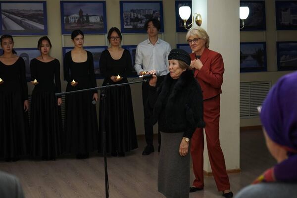  Литературная композиция Поминальный колокол войны, посвященная 80-летию Победы в Русском доме в Астане - Sputnik Казахстан