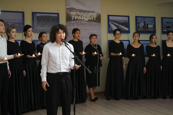  Литературная композиция Поминальный колокол войны, посвященная 80-летию Победы в Русском доме в Астане - Sputnik Казахстан