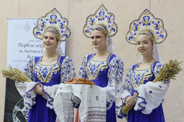 IV Международный алтаистический форум Славяно-тюркский мир на пространстве Большого Алтая: история и современность. в Барнауле IV Международный алтаистический форум Славяно-тюркский мир на пространстве Большого Алтая: история и современность. в Барнауле - Sputnik Казахстан