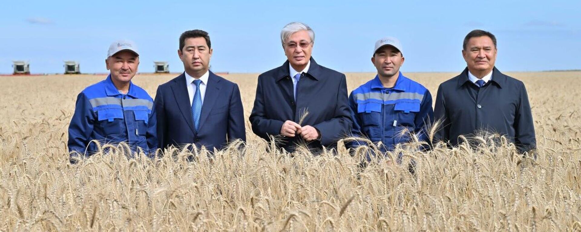 Токаев ознакомился с ходом уборочной кампании в Акмолинской области - Sputnik Қазақстан, 1920, 16.09.2025