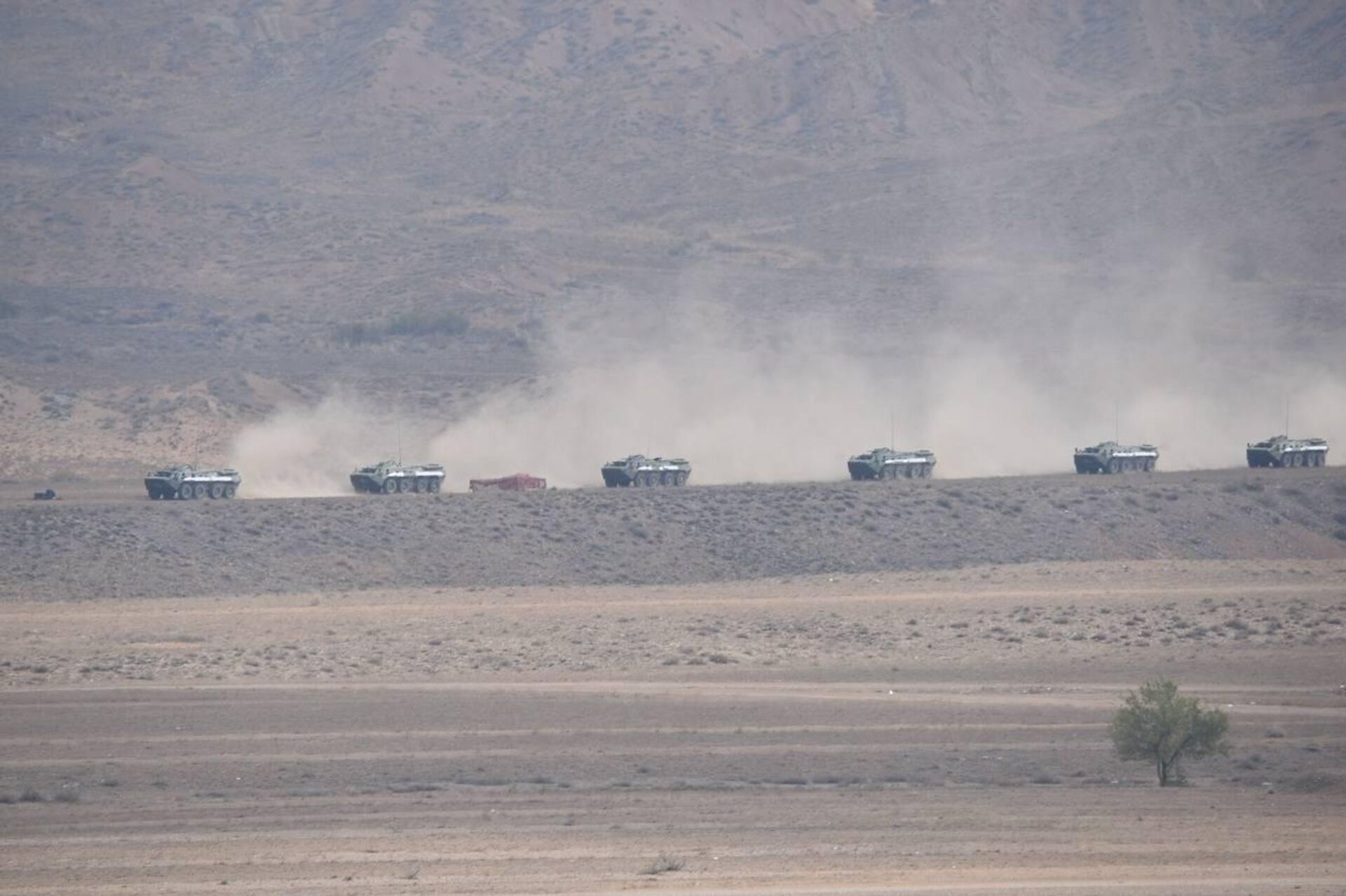 Учения Десант-2025: более 3000 военнослужащих отработали действия в условиях высокой боевой готовности - Sputnik Казахстан, 1920, 18.09.2025