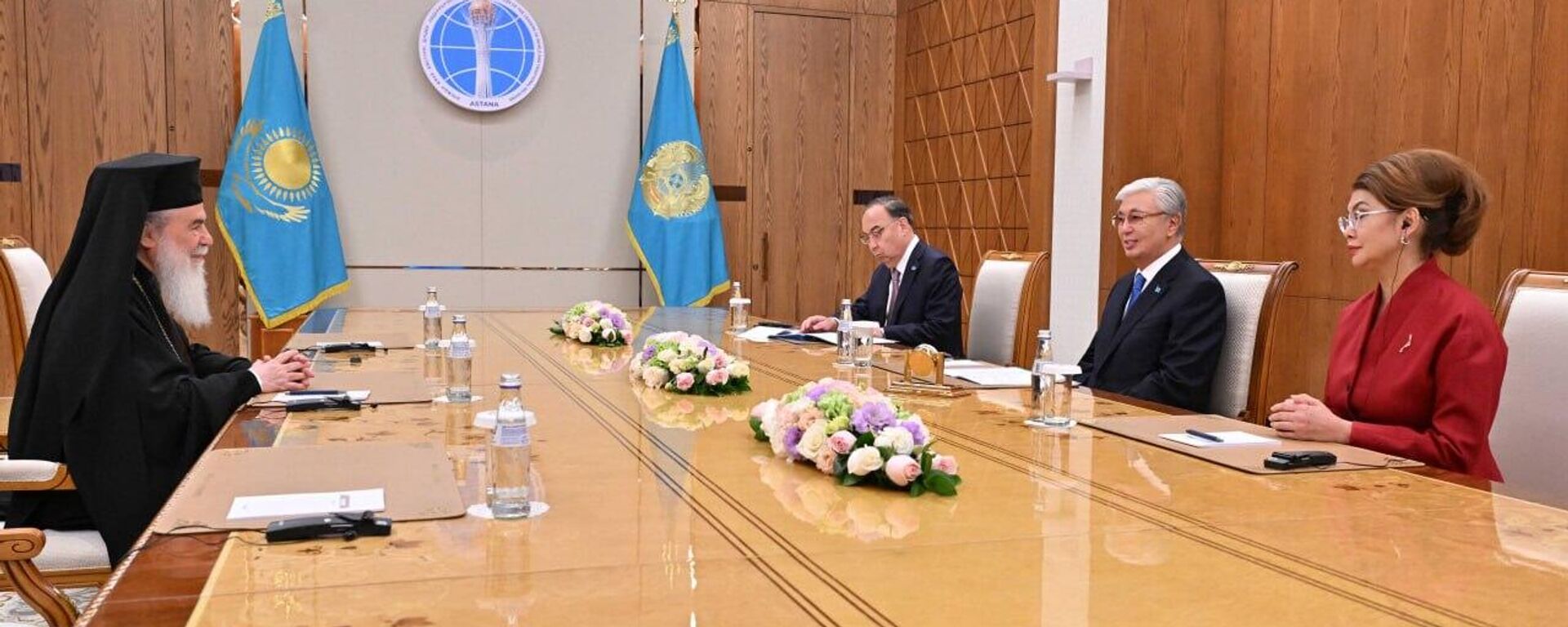 Тоқаев Иерусалим Патриархы III Феофилмен кездесті - Sputnik Қазақстан, 1920, 17.09.2025