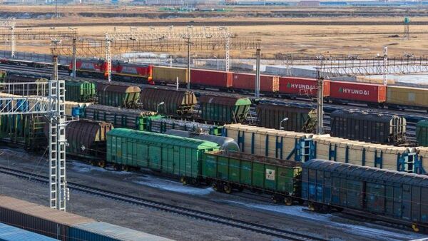 Грузовые вагоны на станции - Sputnik Казахстан