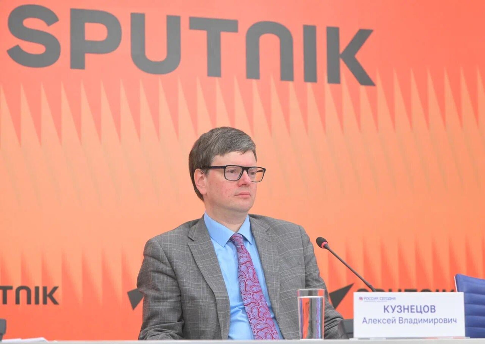 Директор института научной информации по общественным наукам РАН Алексей Кузнецов  - Sputnik Казахстан, 1920, 18.09.2025