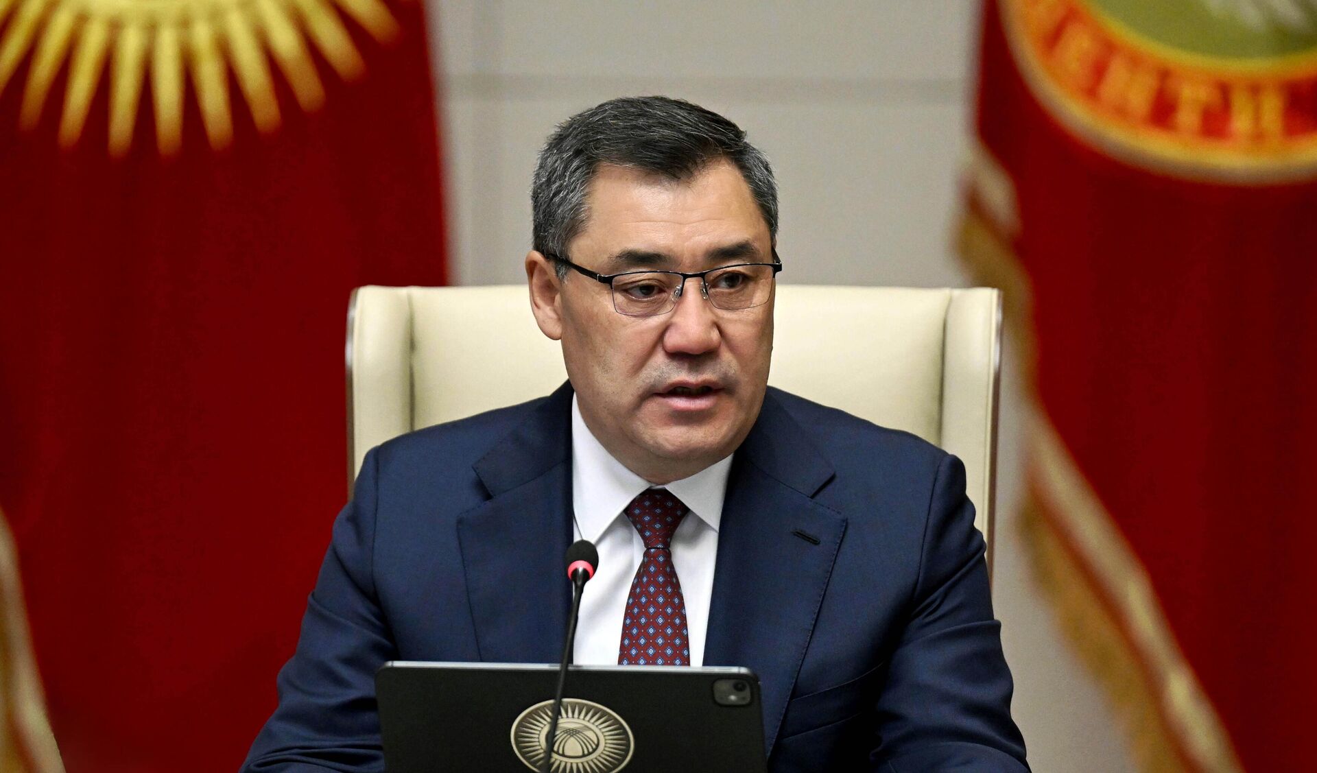 Президент Кыргызстана Садыр Жапаров на встрече с главами правительств Организации тюркских государств в Бишкеке - Sputnik Казахстан, 1920, 19.09.2025