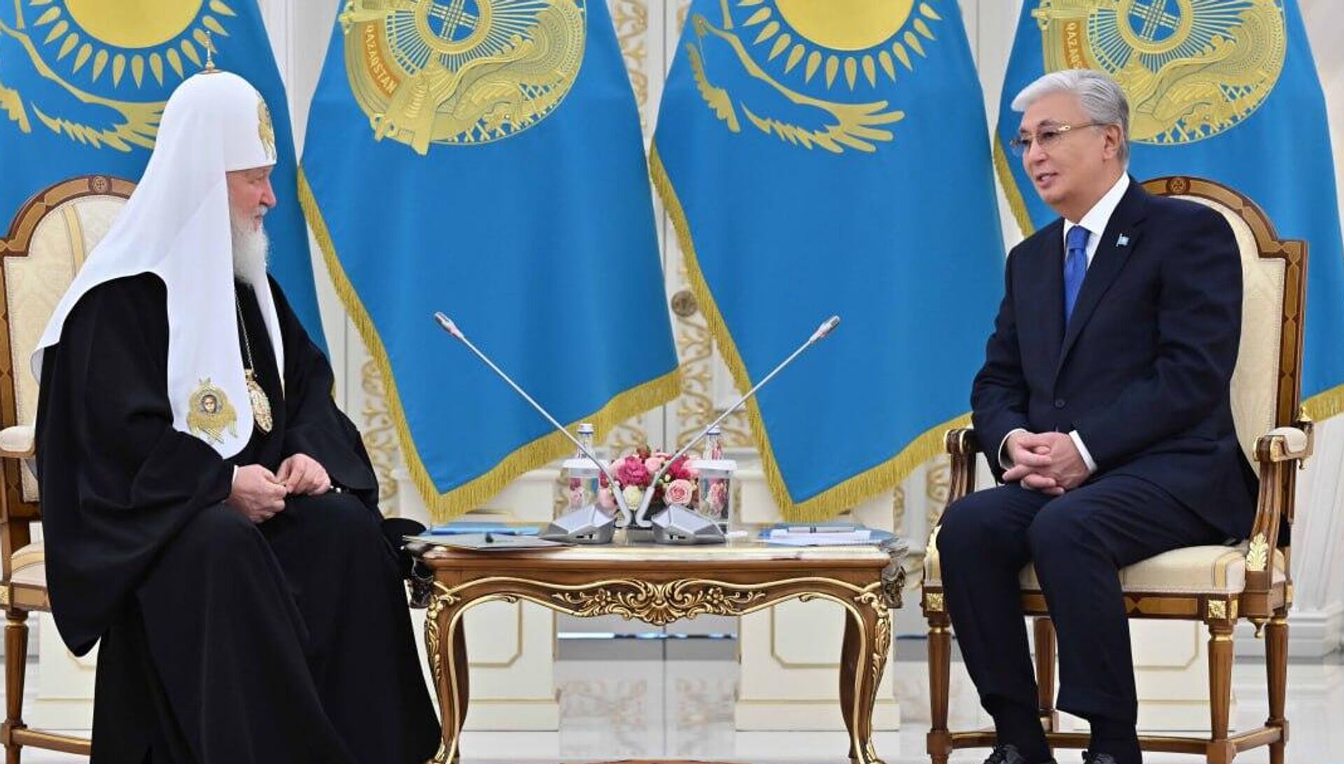 Патриарх Московский и всея Руси Кирилл и президент Казахстана Касым-Жомарт Токаев - Sputnik Казахстан, 1920, 04.01.2026