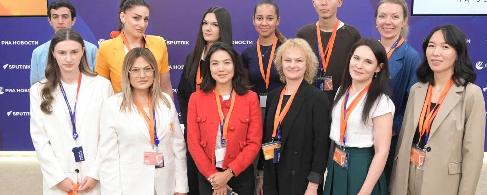 Участники третьего сезона проекта SputnikPro на Зубовском. - Sputnik Казахстан, 1920, 20.09.2025