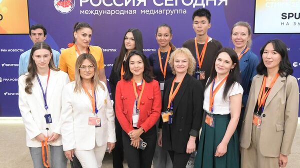 Участники третьего сезона проекта SputnikPro на Зубовском. - Sputnik Казахстан