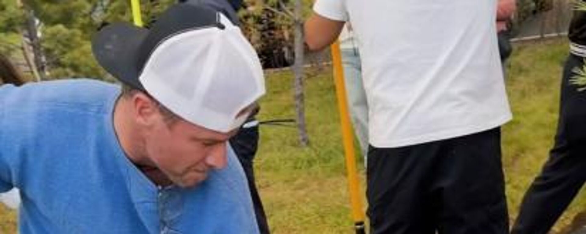 Группа Backstreet Boys посадила деревья в новом Парке мира и согласия в Астане - Sputnik Казахстан, 1920, 20.09.2025