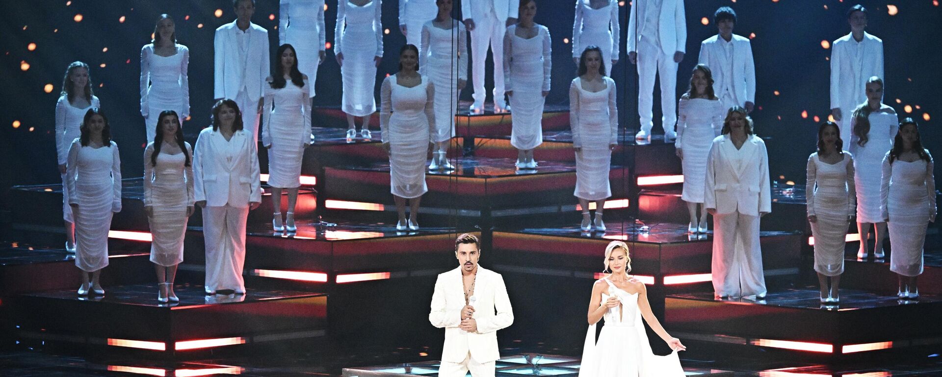 Посол международного музыкального конкурса Интервидение Дима Билан и певица Полина Гагарина выступают перед началом международного музыкального конкурса Интервидение в Москве - Sputnik Казахстан, 1920, 21.09.2025