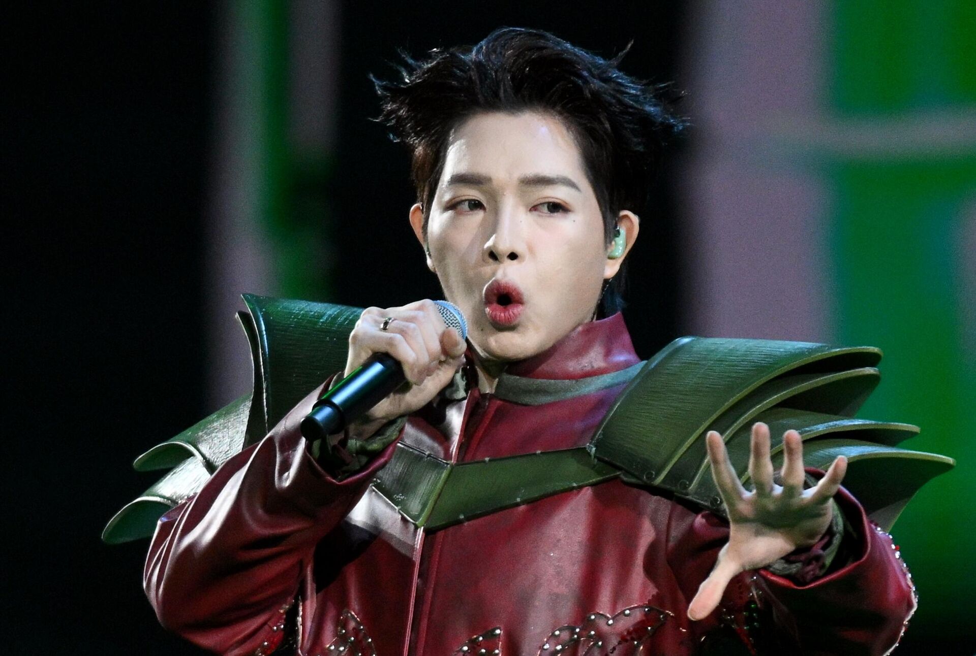 Дык Фук (Вьетнам) выступает на международном музыкальном конкурсе Интервидение в Москве - Sputnik Қазақстан, 1920, 21.09.2025