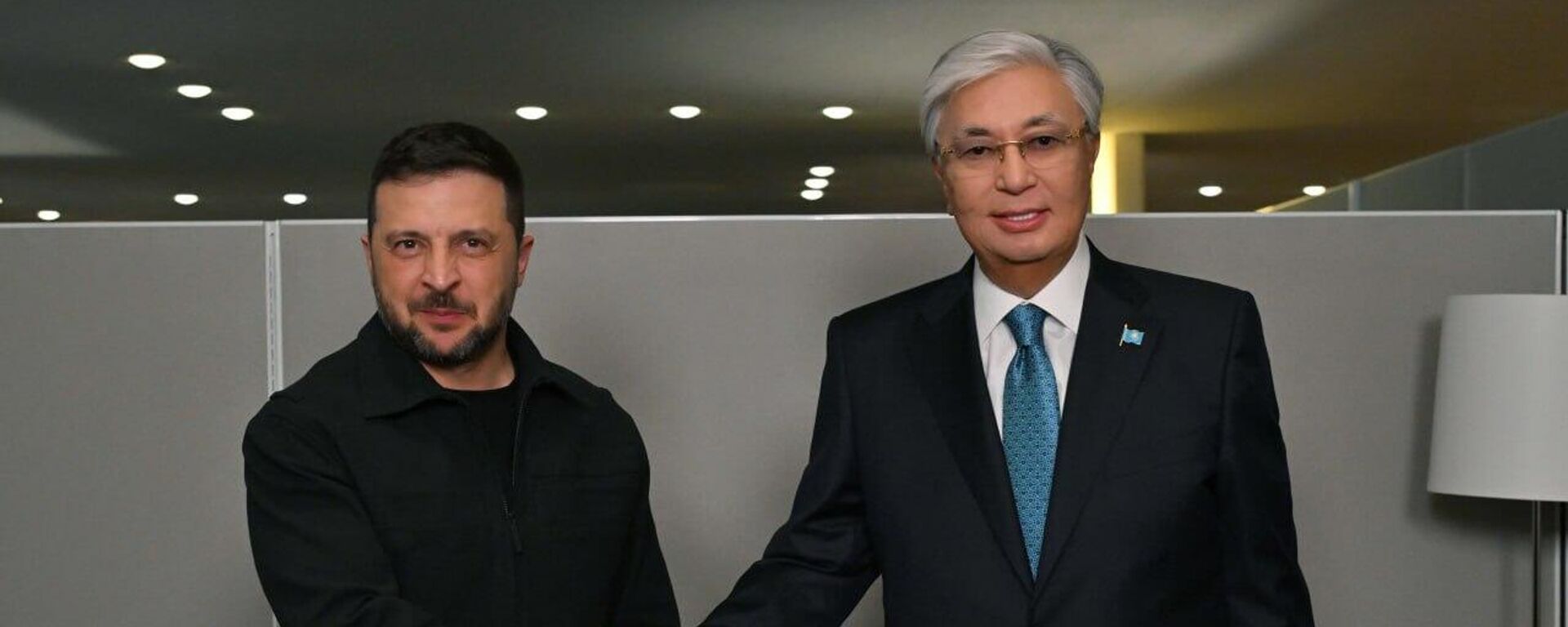 Встреча Владимира Зеленского и Касым-Жомарта Токаева в Нью-Йорке - Sputnik Казахстан, 1920, 23.09.2025