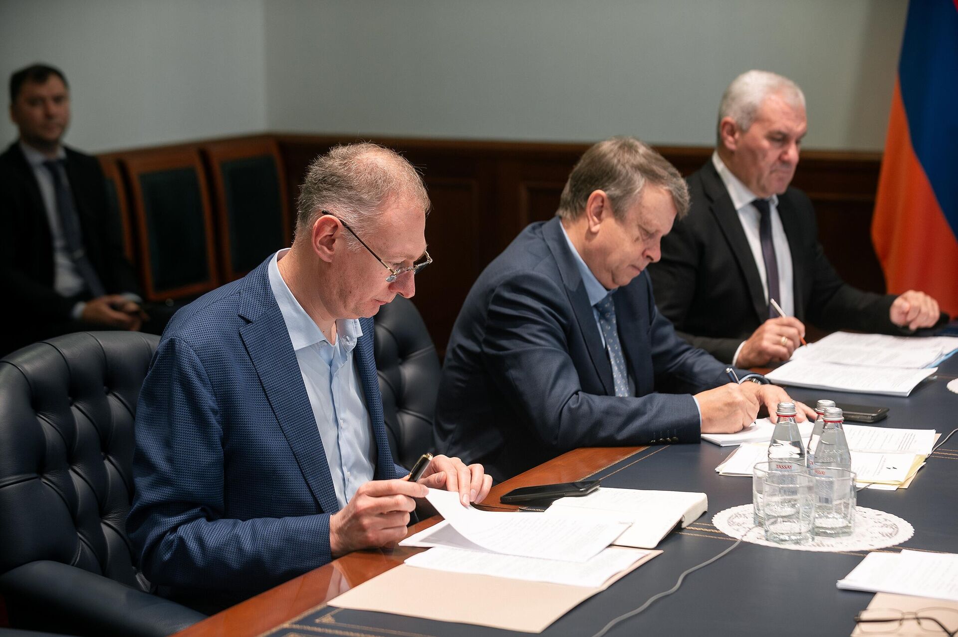 Заседание профильной рабочей группы под председательством директора Департамента транспорта и инфраструктуры ЕЭК Рустана Дженалинова - Sputnik Казахстан, 1920, 23.09.2025