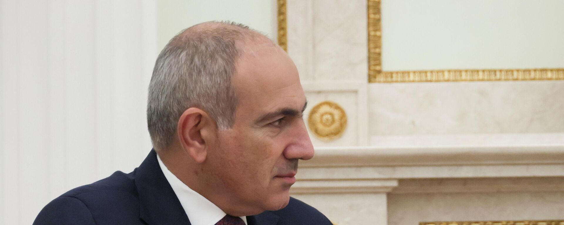 Премьер-министр Армении Никол Пашинян во время встречи с президентом РФ Владимиром Путиным - Sputnik Казахстан, 1920, 17.11.2025