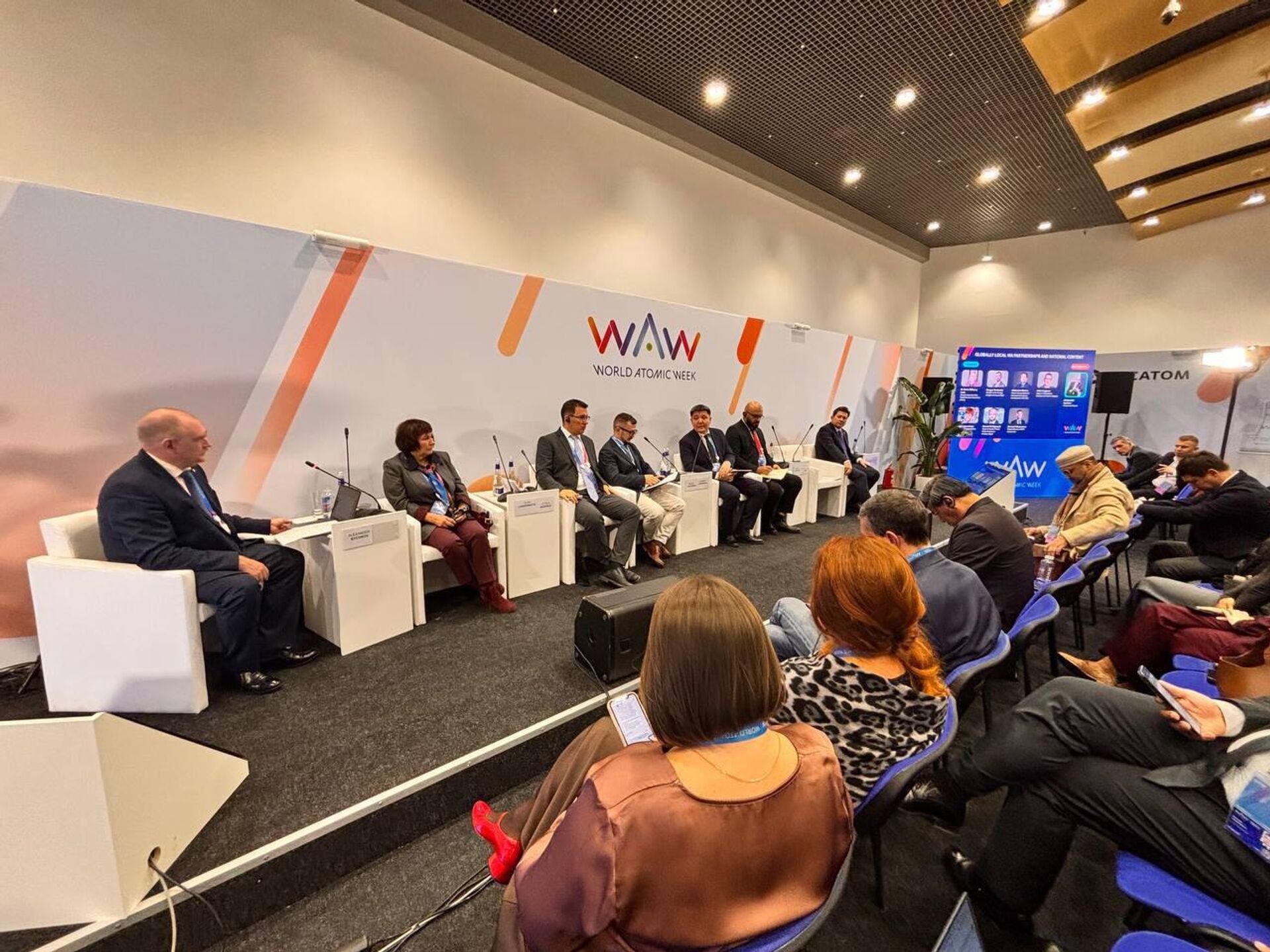 Руководитель проекта ТОО КАЭС Жомарт Жасанов выступил на круглом столе в рамках Мировой атомной недели в Москве  - Sputnik Казахстан, 1920, 27.09.2025