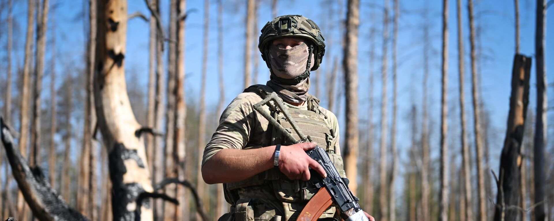 Боевая работа расчета FPV-дронов группировки Запад на Краснолиманском направлении СВО - Sputnik Казахстан, 1920, 08.05.2026