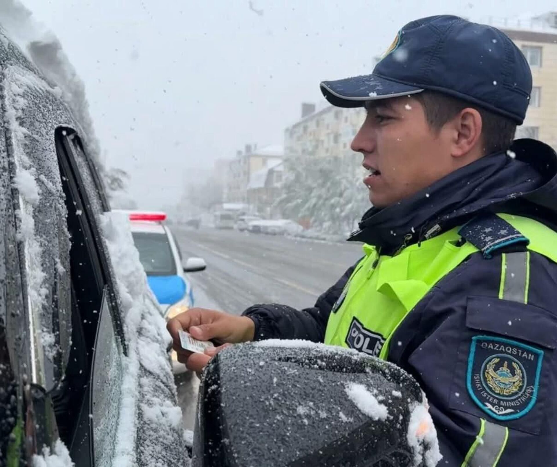 Непогода в Костанайской области затруднила движение на трассах - Sputnik Казахстан, 1920, 29.09.2025