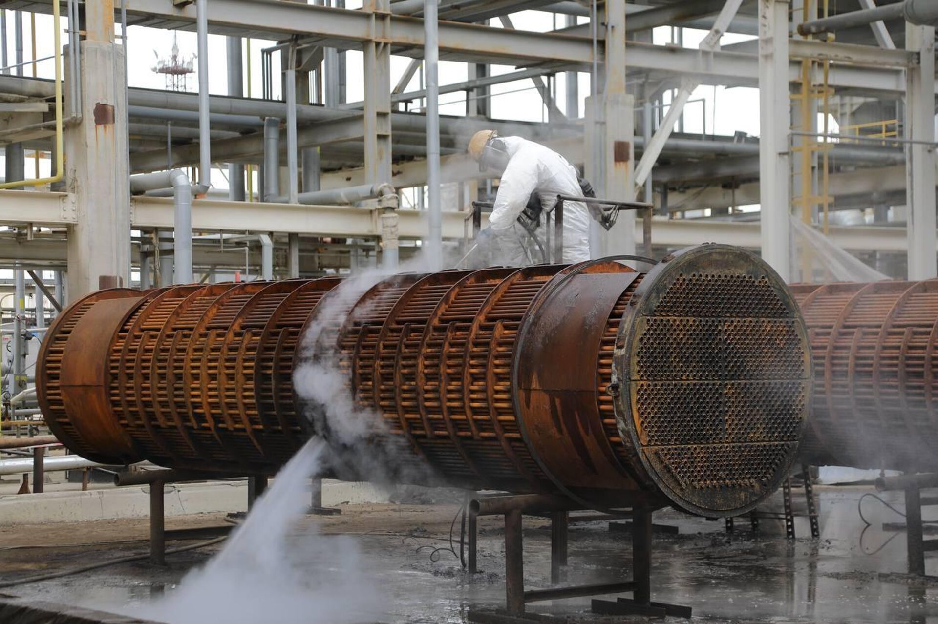 Плановый ремонт на Атырауском НПЗ - Sputnik Казахстан, 1920, 01.10.2025