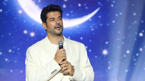 Маңғыстау облысындағы Қорқыт ата халықаралық кинофестиваліне келген Бурак Озчивит - Sputnik Қазақстан