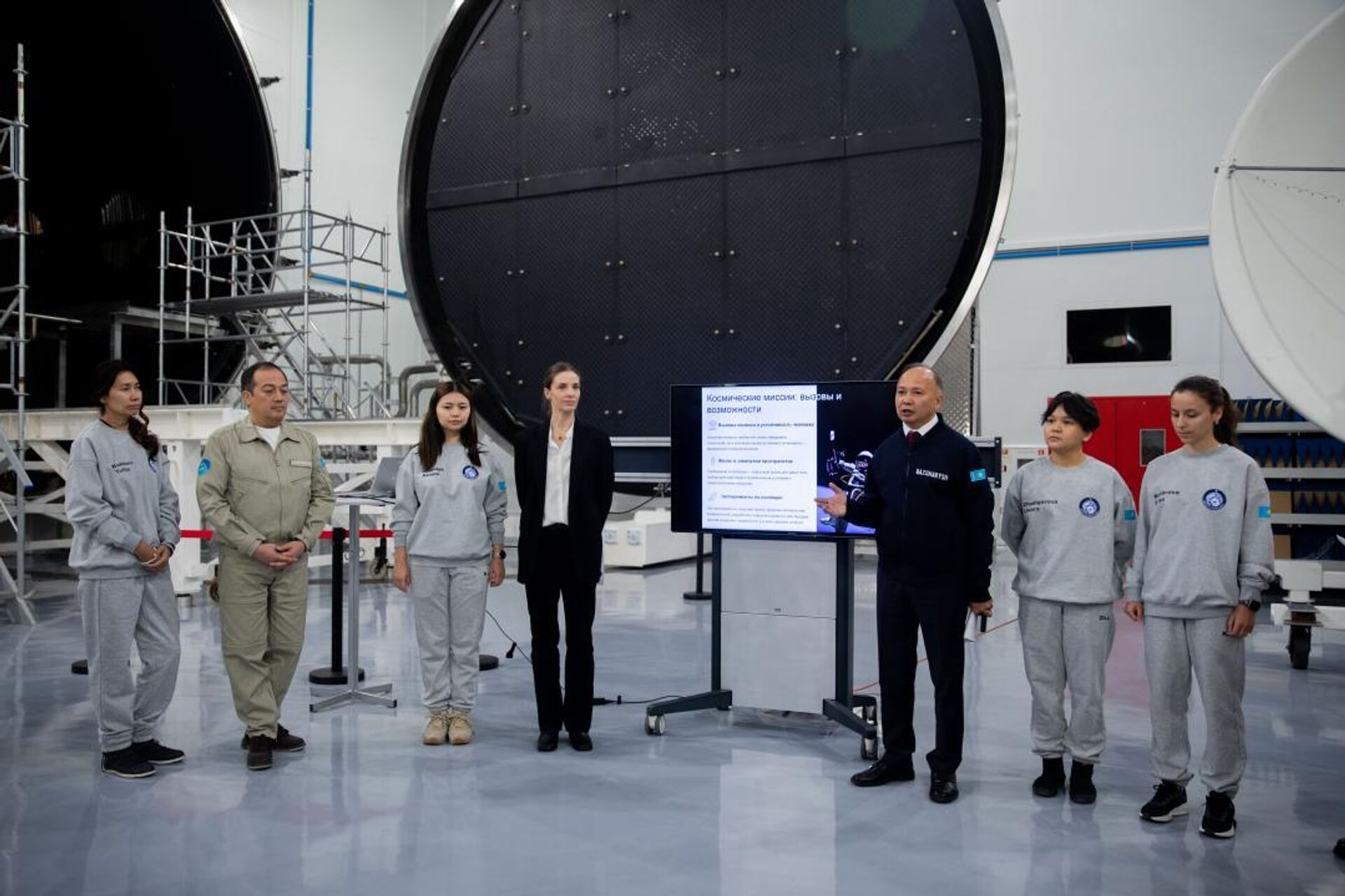 Женский экипаж исследовательского проекта SANA-1  - Sputnik Казахстан, 1920, 02.10.2025