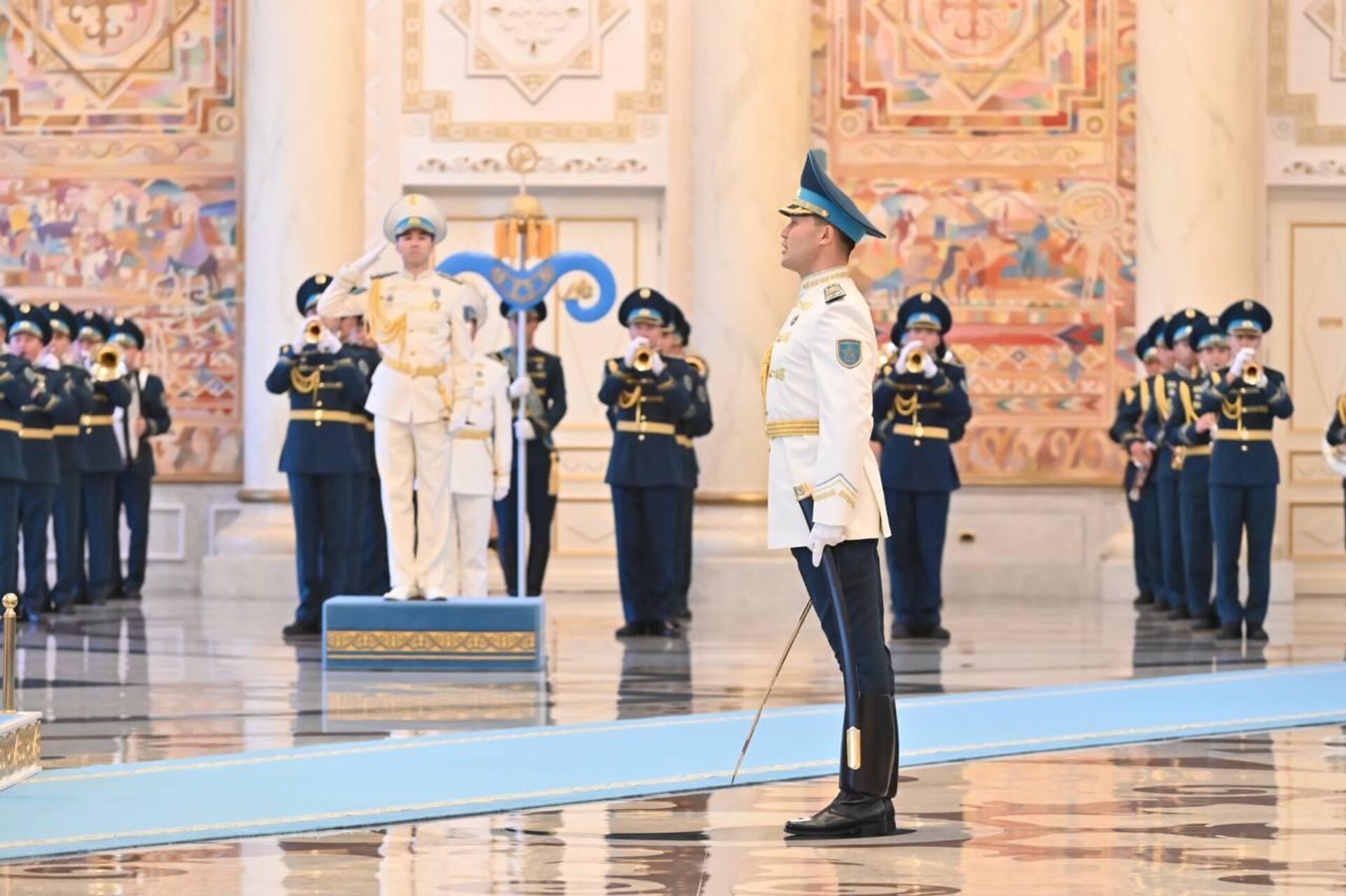 Церемония встречи президента Венгрии Тамаша Шуйока - Sputnik Казахстан, 1920, 02.10.2025