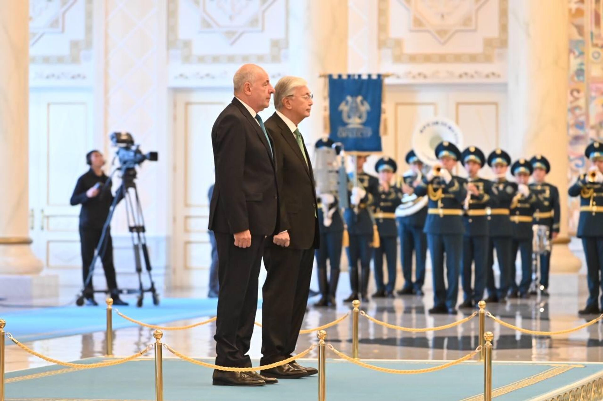 Церемония встречи президента Венгрии Тамаша Шуйока - Sputnik Казахстан, 1920, 02.10.2025