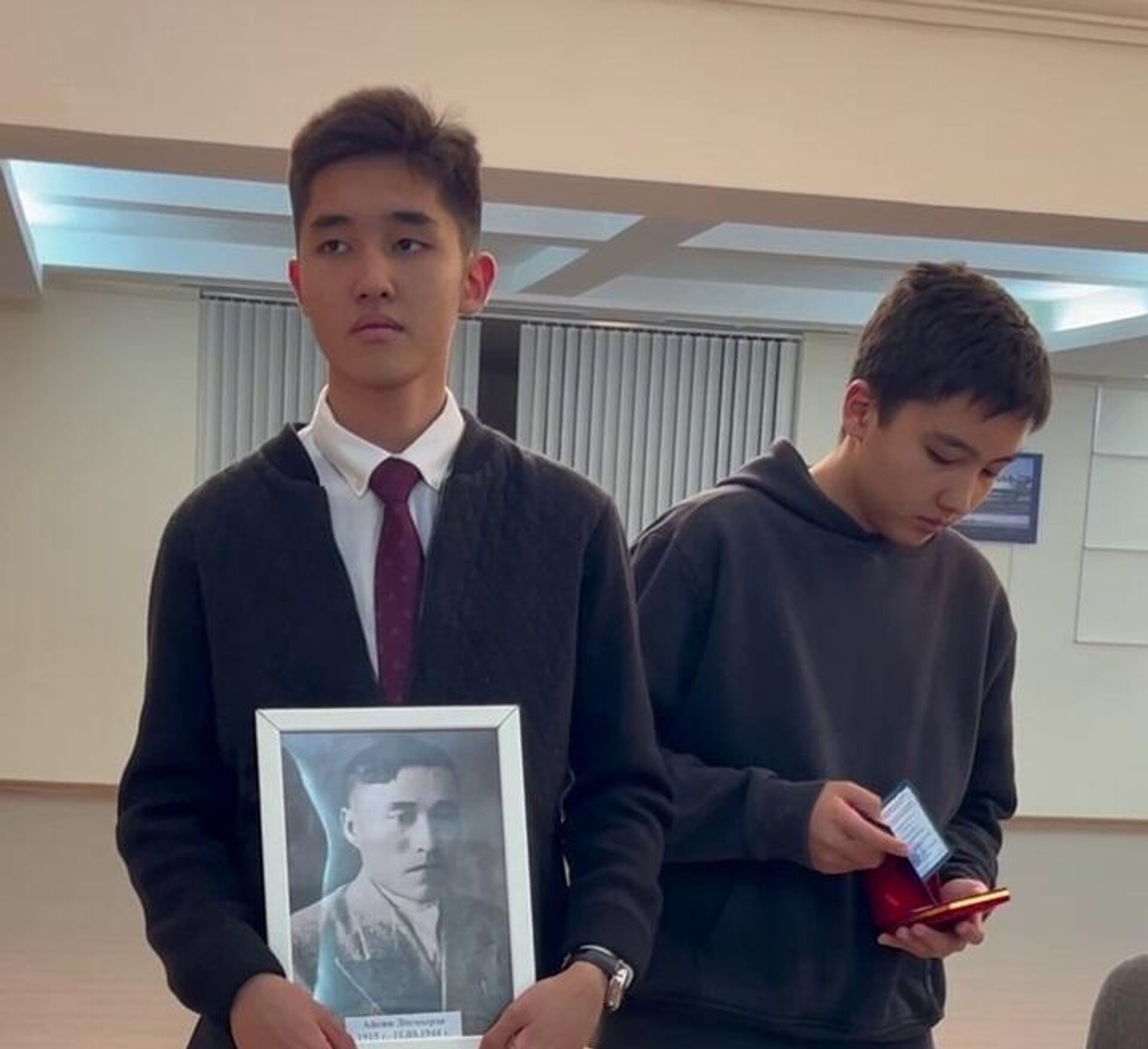 В Русском доме в Астане бойцов Великой Отечественной посмертно наградили особыми медалями - Sputnik Казахстан, 1920, 02.10.2025