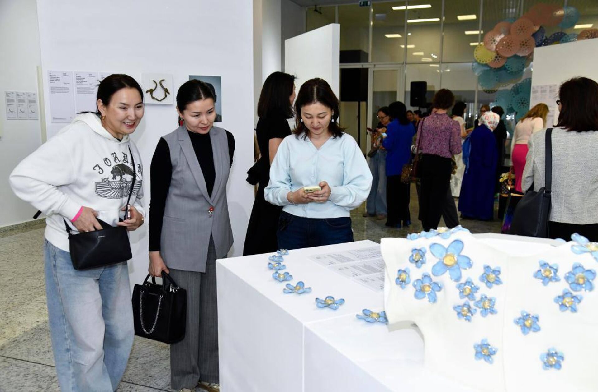 Выставка Ювелирный код открылась в Национальном музее Казахстана - Sputnik Казахстан, 1920, 03.10.2025