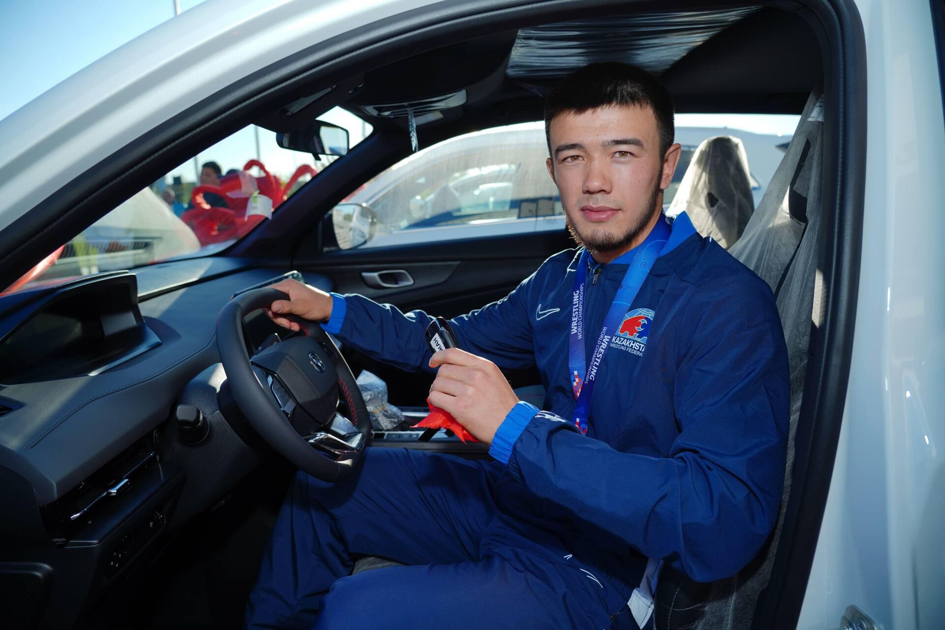 Түркістан облысында әлем чемпиондарына 4 автокөлік табысталды - Sputnik Қазақстан, 1920, 03.10.2025