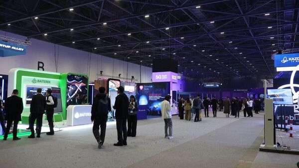 Стартапы и IT-компании представили решения на Digital Bridge 2025 - Sputnik Қазақстан