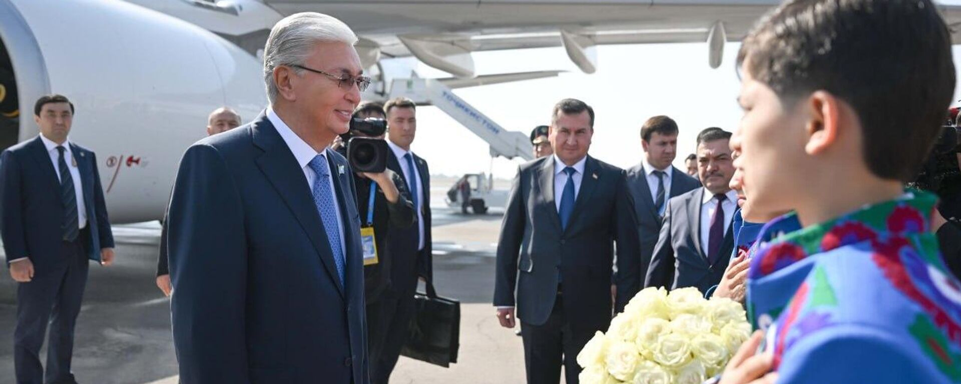 Касым-Жомарт Токаев прилетел в Душанбе  - Sputnik Казахстан, 1920, 09.10.2025