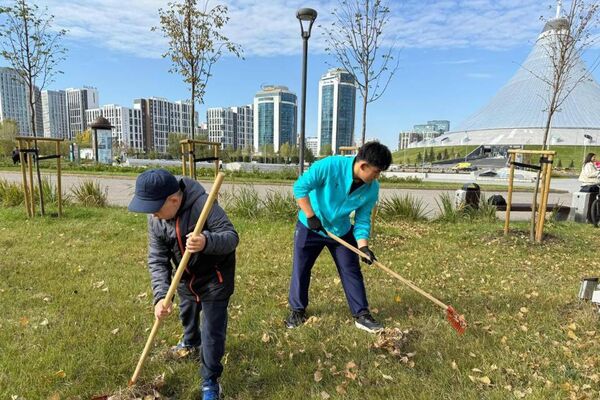 Масштабный субботник проходит в Астане - Sputnik Казахстан