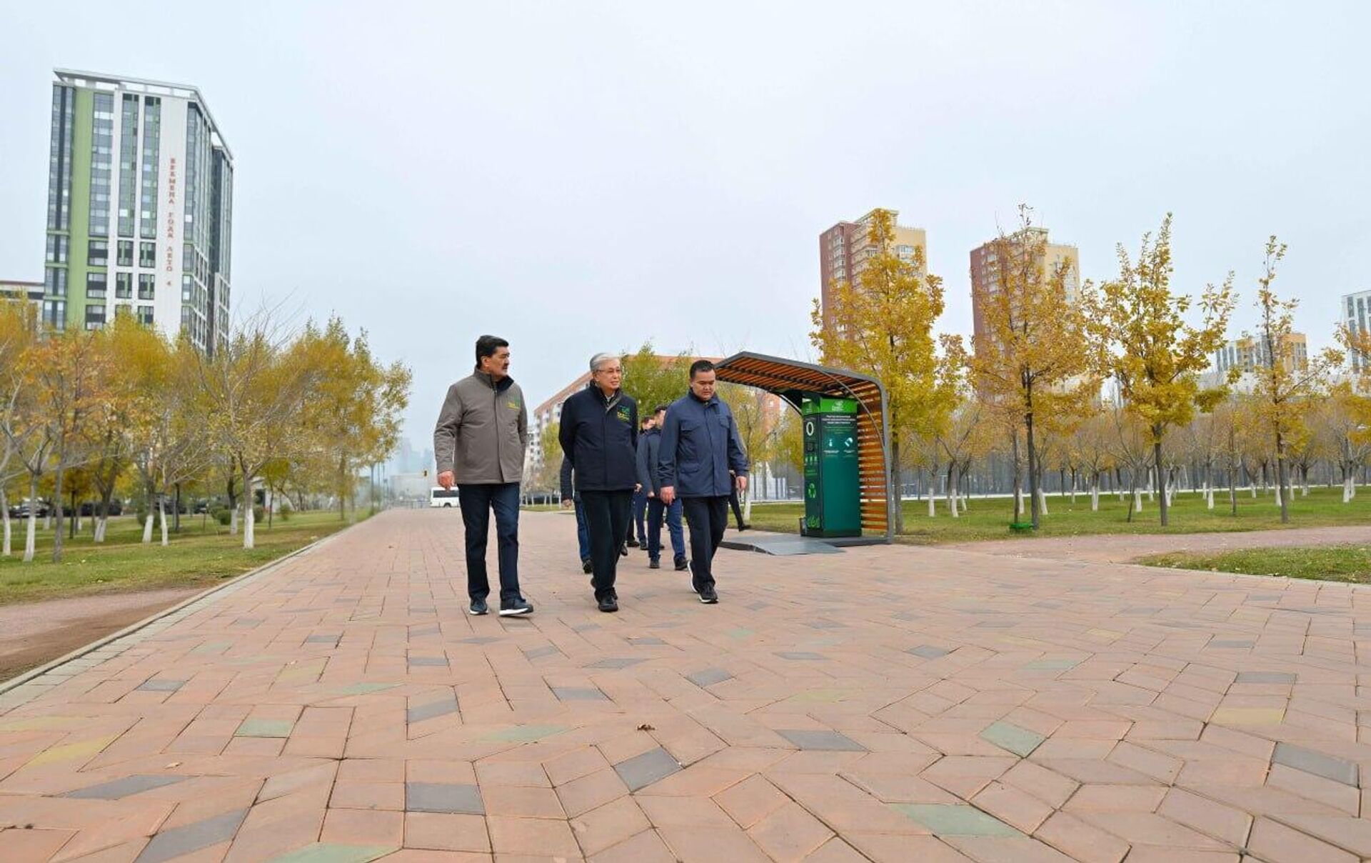 Токаев принял участие в экологической акции Таза Қазақстан - Sputnik Казахстан, 1920, 11.10.2025