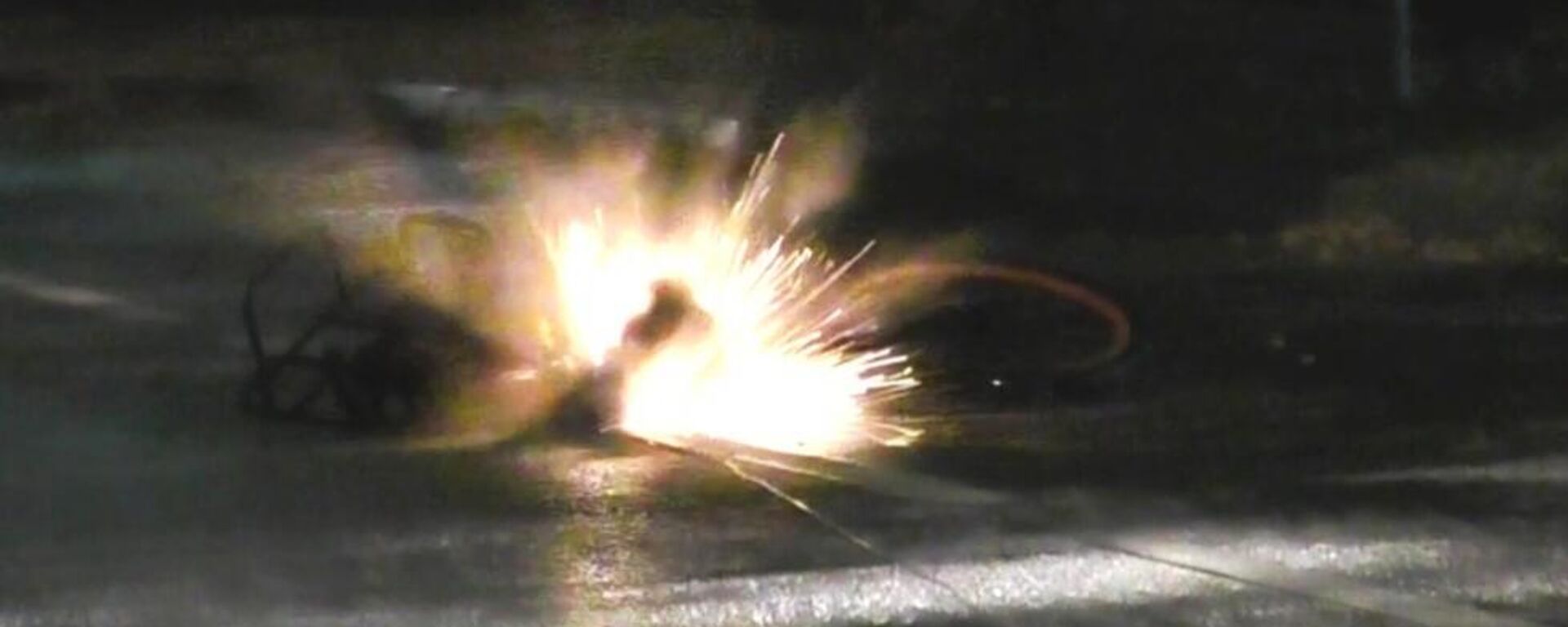 Разминирование велосипеда с заложенным взрывным устройством у подъезда жилого дома в Москве - Sputnik Казахстан, 1920, 13.10.2025