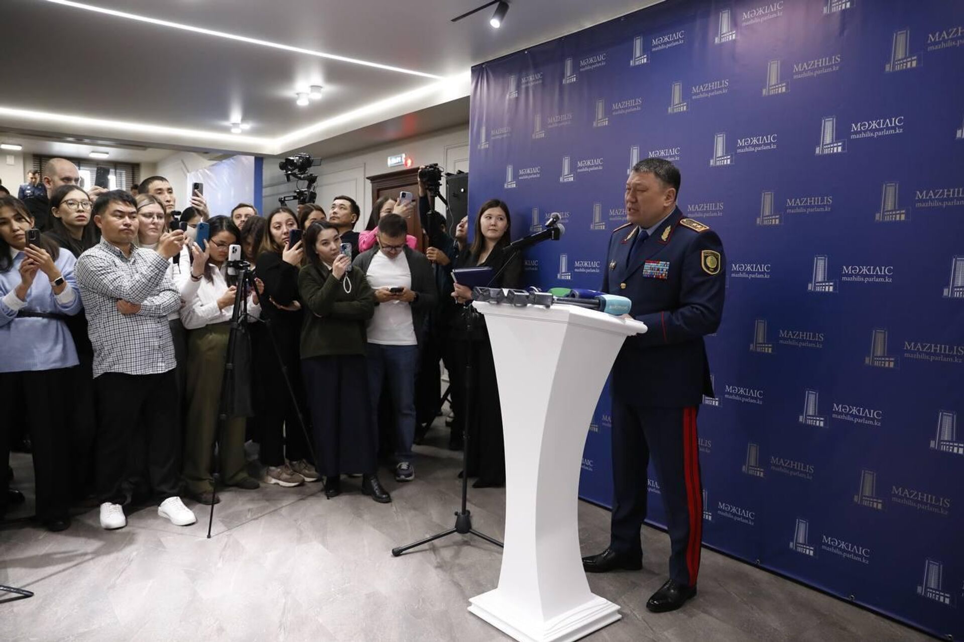 Министр внутренних дел Казахстана Ержан Саденов Министр внутренних дел Казахстана Ержан Саденов - Sputnik Казахстан, 1920, 13.10.2025