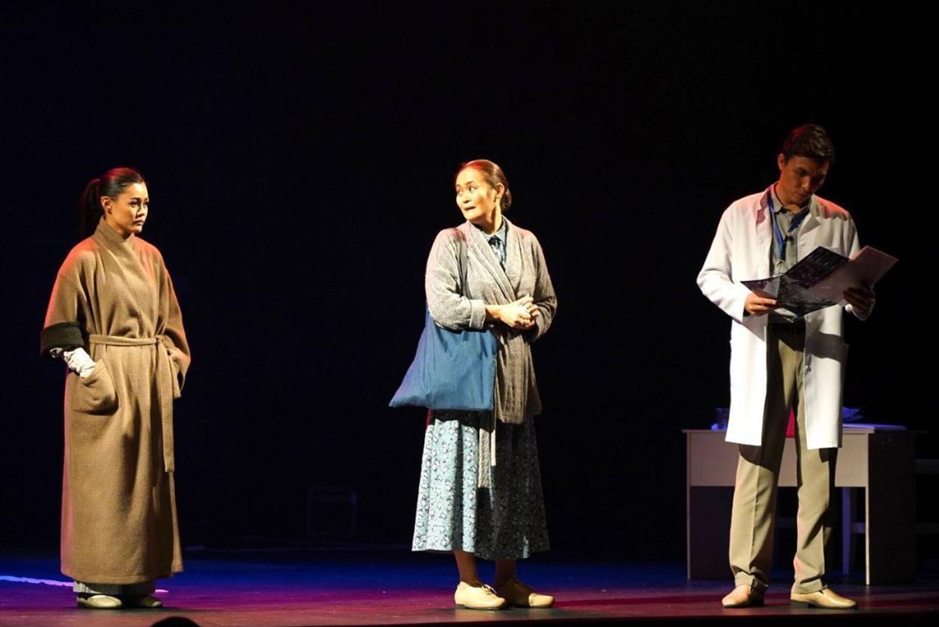 В рамках Дней культуры Казахстана в России на сцене Малого театра на Большой Ордынке состоялся показ спектакля Парасат майданы Казахского национального музыкально-драматического театра имени К.Куанышбаева - Sputnik Казахстан, 1920, 14.10.2025